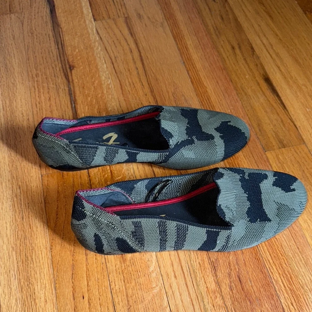 ❄️Seven7 women's Camouflage‎ Slip-On Shoes size 8